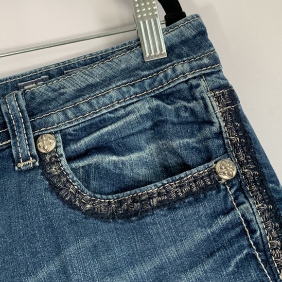 Miss Me Blue Lightly Distressed Boyfriend Capri Jeans - Picture 4 of 16